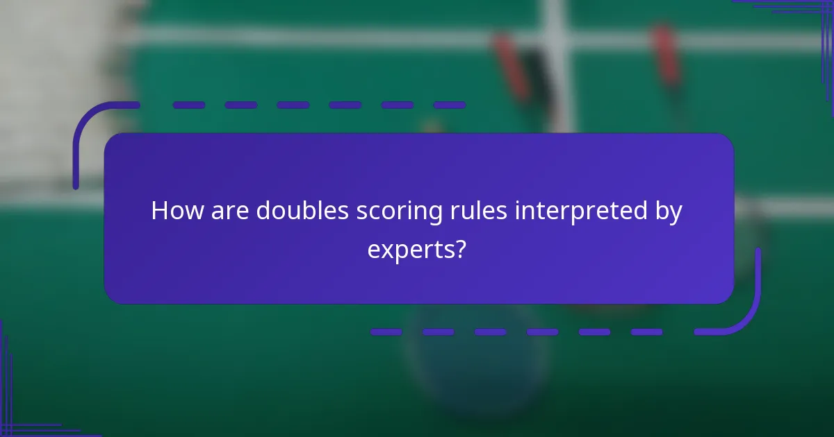 ¿Cómo son interpretadas las reglas de puntuación en dobles por los expertos?