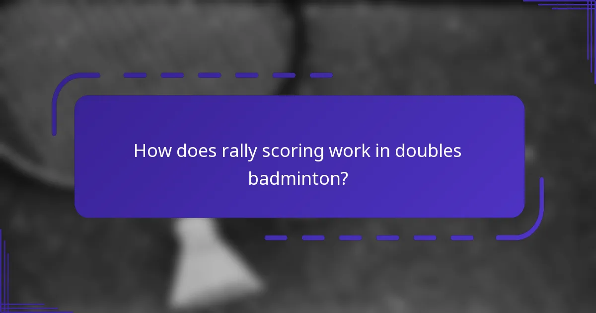 ¿Cómo funciona la puntuación por rally en el bádminton dobles?